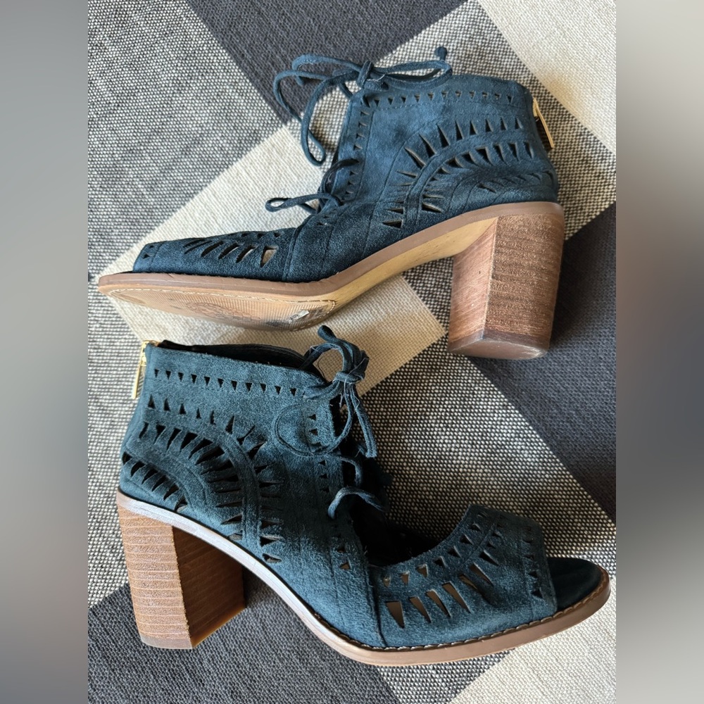 Women's Suede Lace-Up Sandle Heels